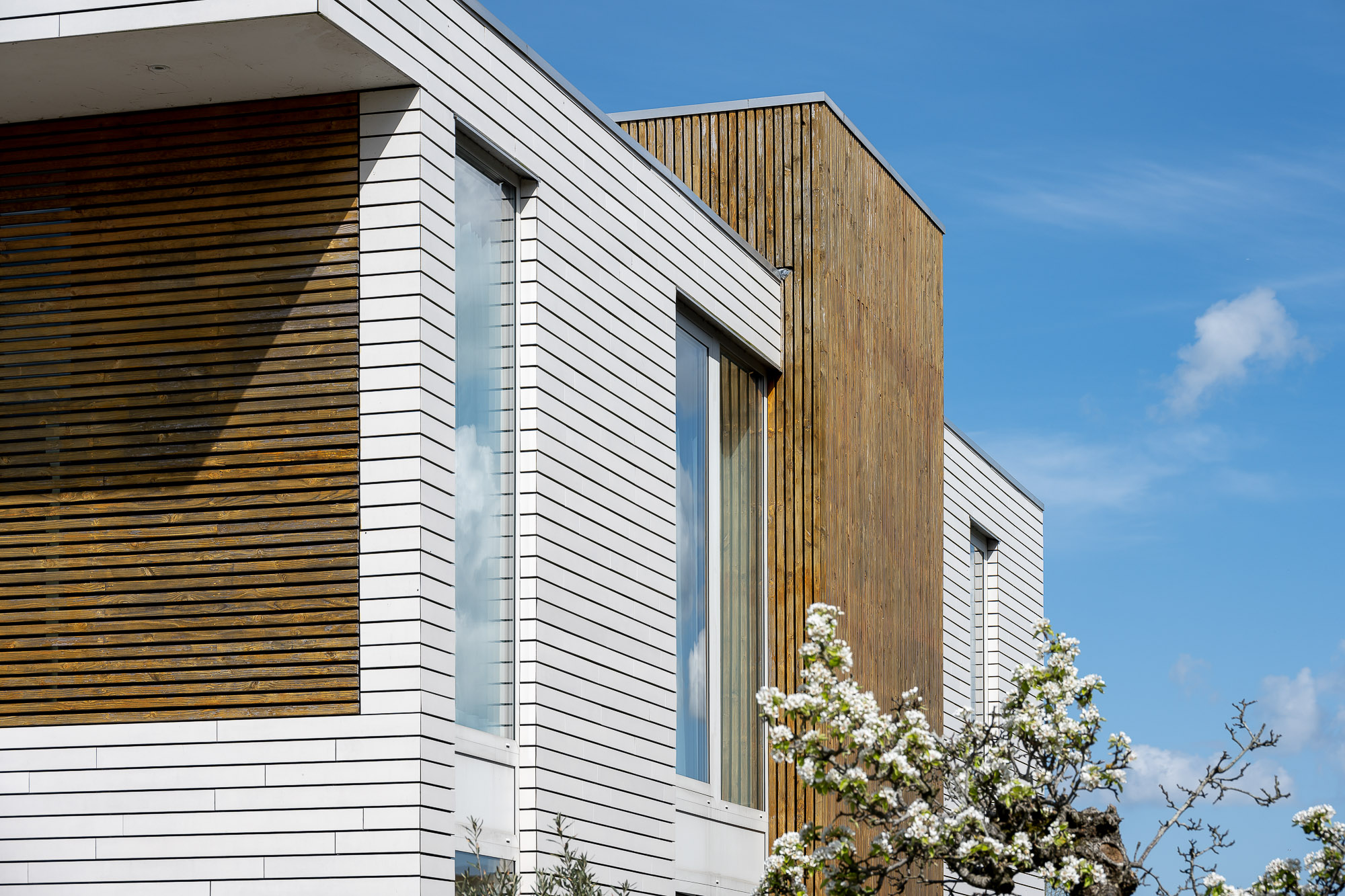 een natuursteen compact huis